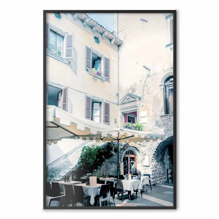 Włoska restauracja - urokliwa architektura majestatycznego miasta